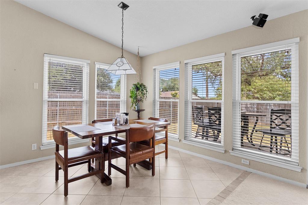 3824 Sugar Ridge Road Fort Worth, TX 76133 - Photo 9 of 29 Open-concept breakfast dining room.