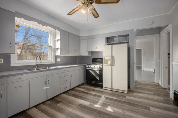 $340,000 | 934 10th Street Northwest, Grand Rapids, MI 49504