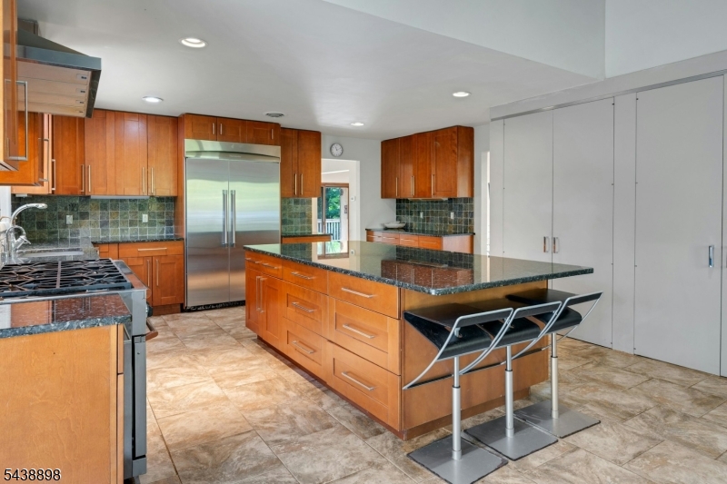 737 Ridge Road Butler, NJ 07405 - Photo 12 of 36 Gallery Image 12
