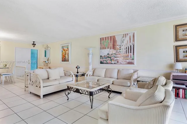 $2,200 | 1700 Northeast 191st Street, Unit 110, Miami, FL 33179