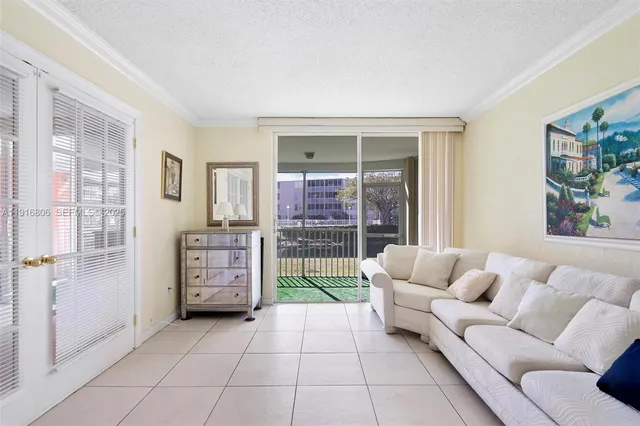 $2,200 | 1700 Northeast 191st Street, Unit 110, Miami, FL 33179