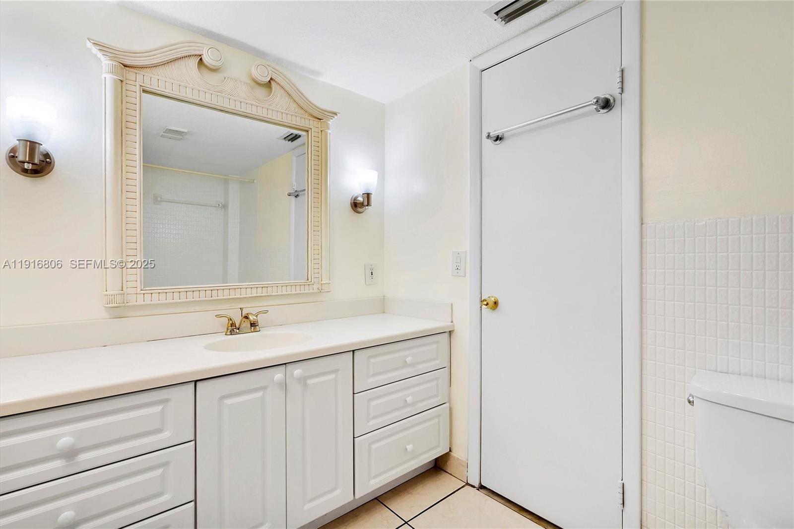 1700 Northeast 191st Street, Unit 110 Miami, FL 33179 - Photo 16 of 27