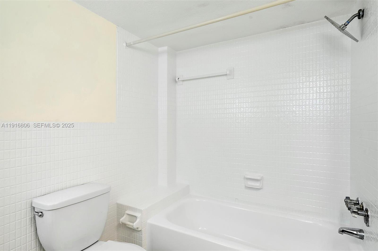 1700 Northeast 191st Street, Unit 110 Miami, FL 33179 - Photo 17 of 27