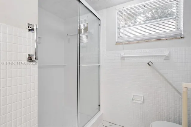 $2,200 | 1700 Northeast 191st Street, Unit 110, Miami, FL 33179