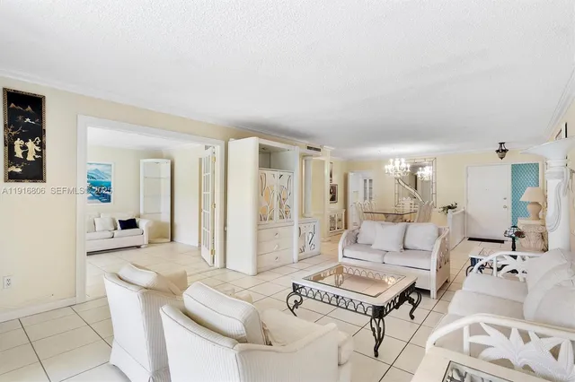 $2,200 | 1700 Northeast 191st Street, Unit 110, Miami, FL 33179