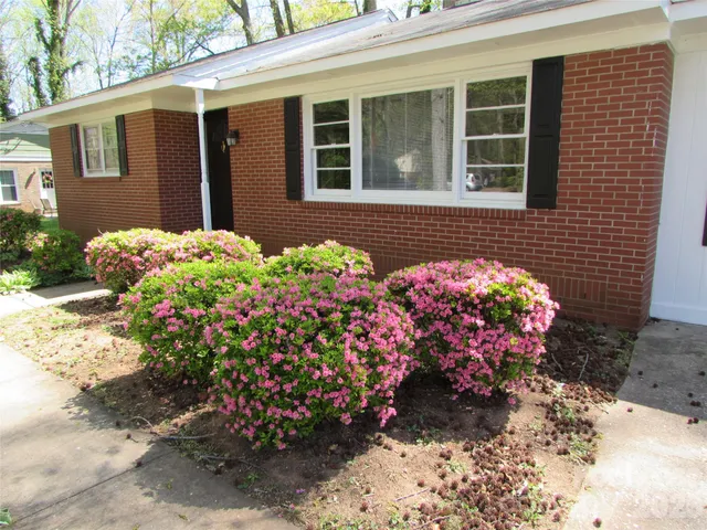 $1,575 | 1107 Forestdale Drive, Salisbury, NC 28144