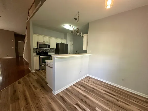 $2,100 | 8251 Hempshire Place, Unit 104, Raleigh, NC 27613