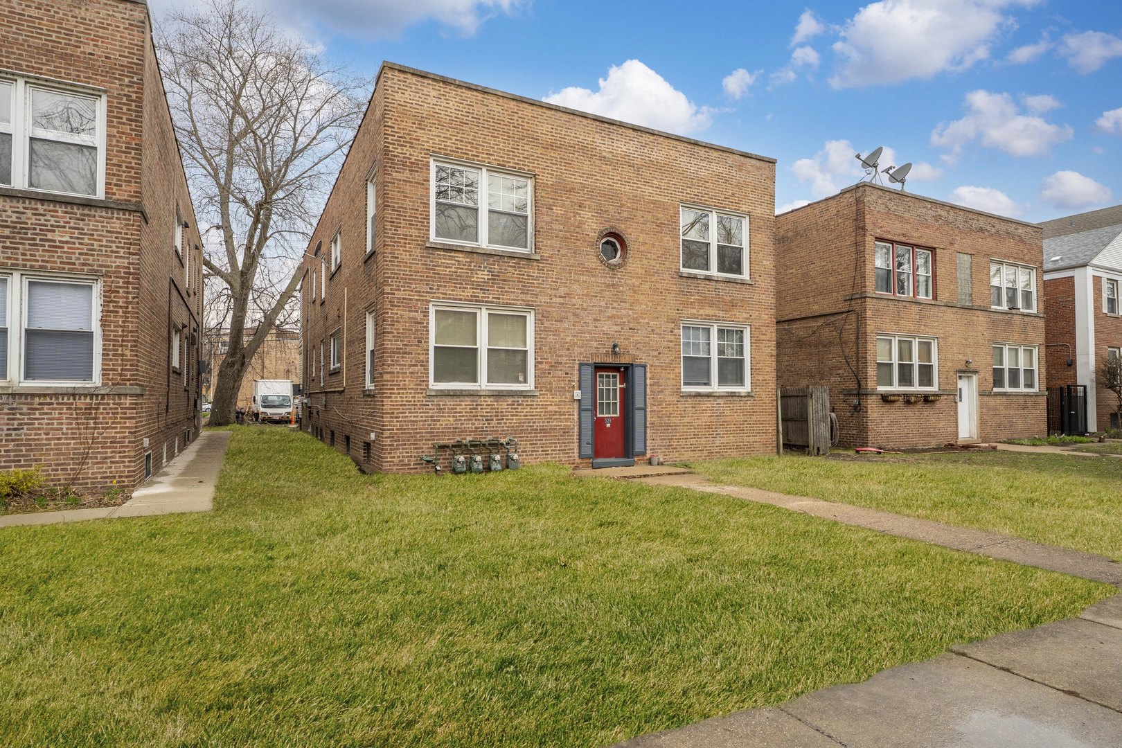 328 Callan Avenue, Unit 2S Evanston, IL 60202 - Photo 2 of 18