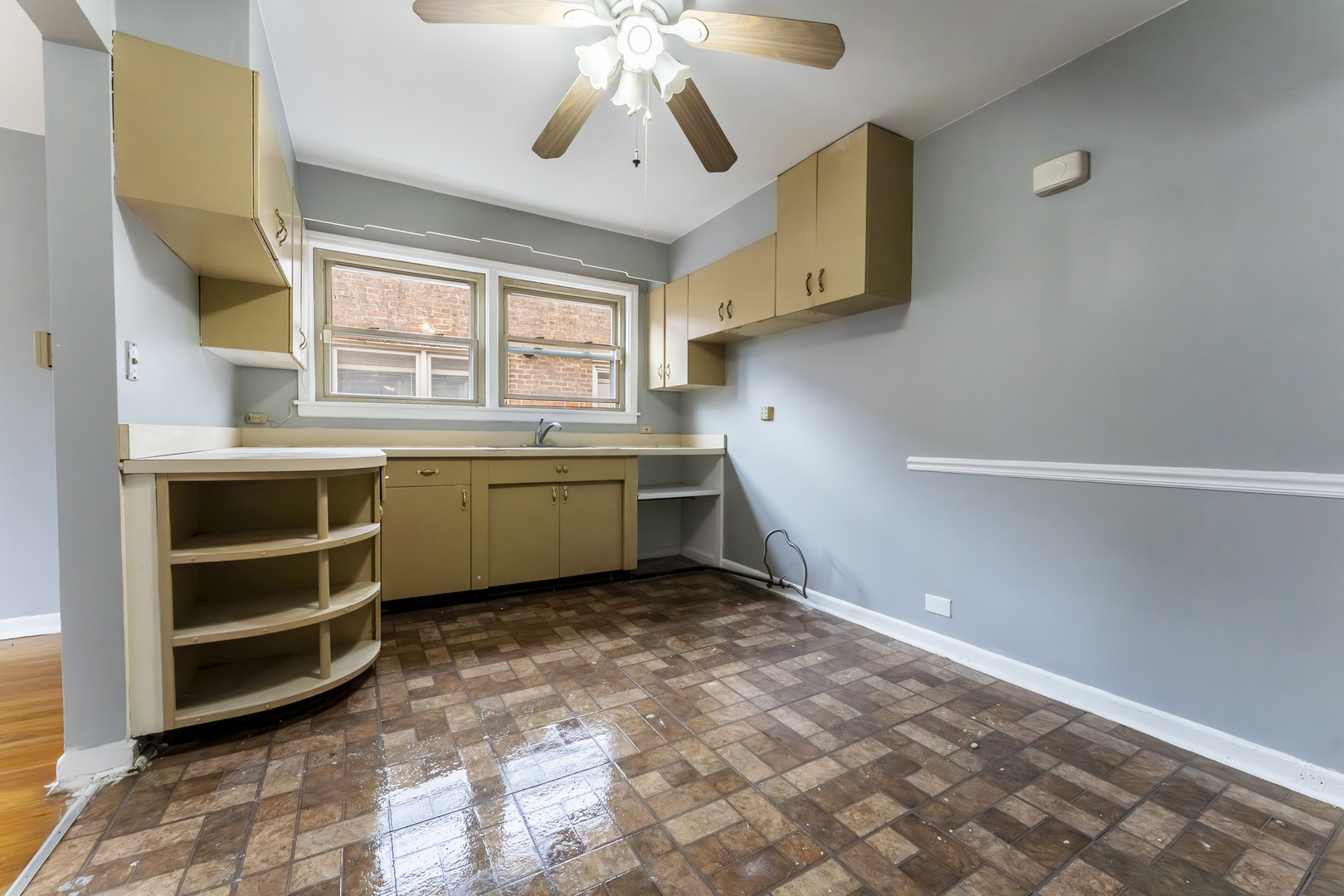 328 Callan Avenue, Unit 2S Evanston, IL 60202 - Photo 7 of 18
