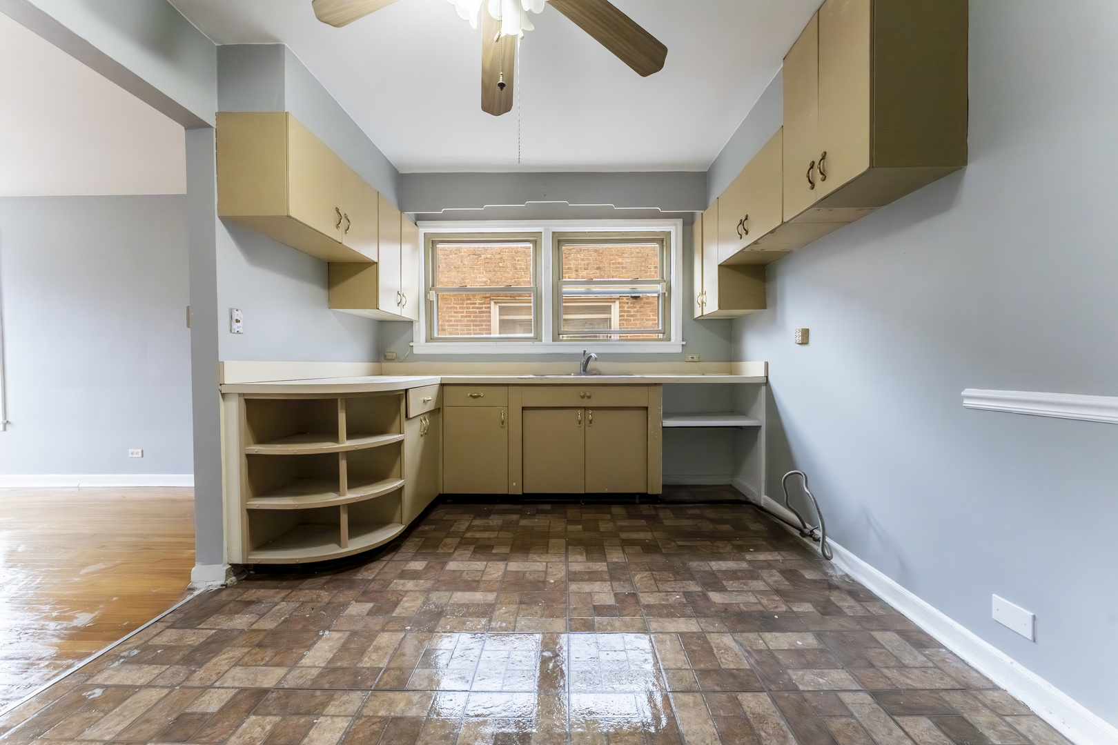 328 Callan Avenue, Unit 2S Evanston, IL 60202 - Photo 8 of 18
