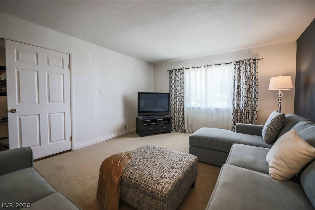 7225 Roe Court Las Vegas, NV 89145 - Photo 8 of 43 Gallery Image 8