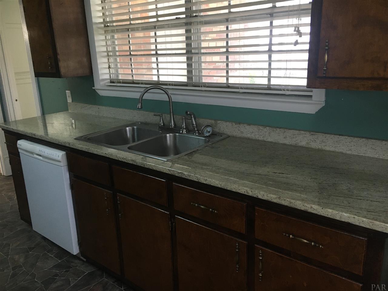605 Perch Street Atmore, AL 36502 - Photo 5 of 28 Gallery Image 5
