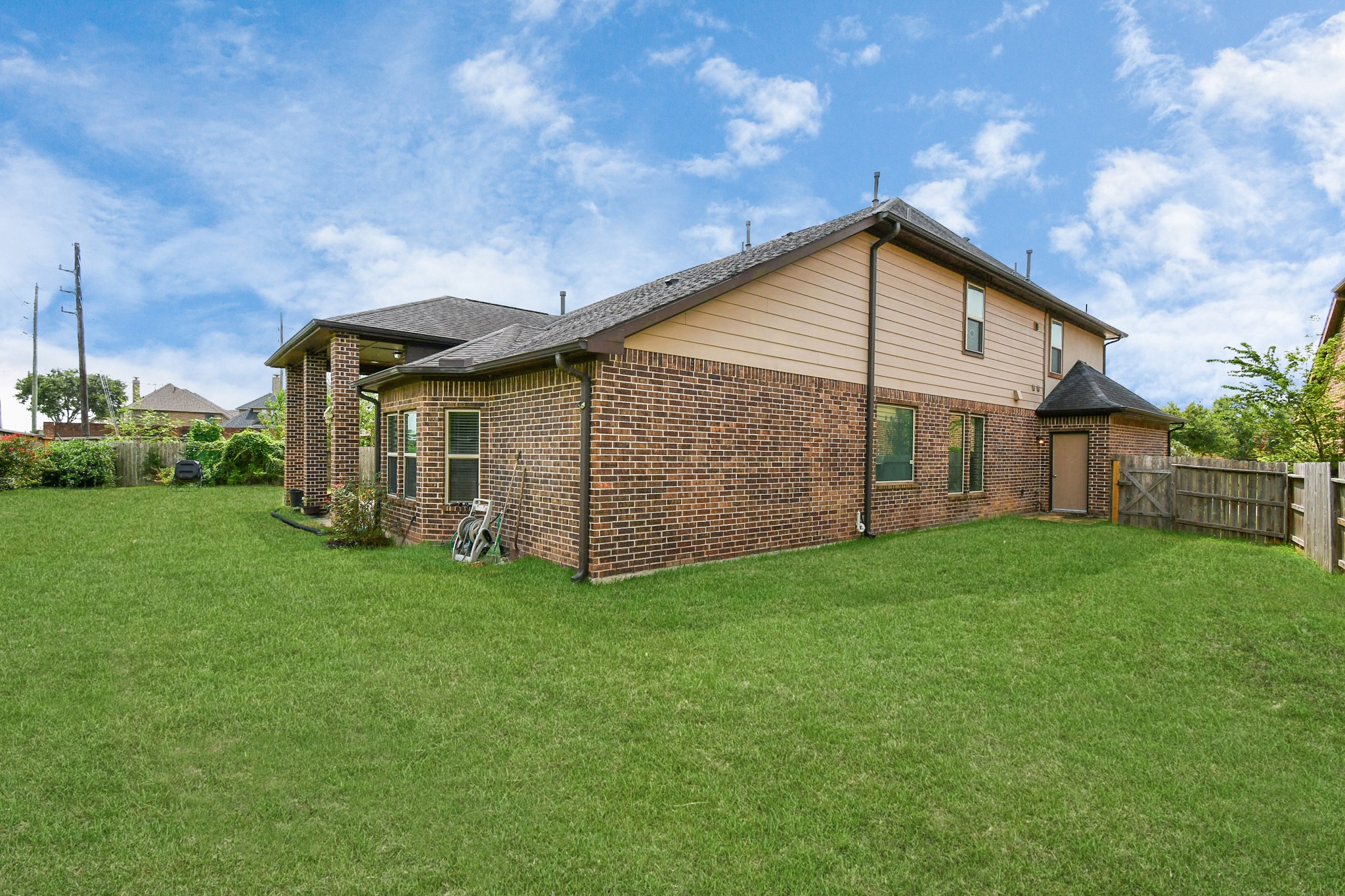 3803 May Ridge Lane Sugar Land, TX 77479 - Photo 47 of 47 a view of a house with backyard