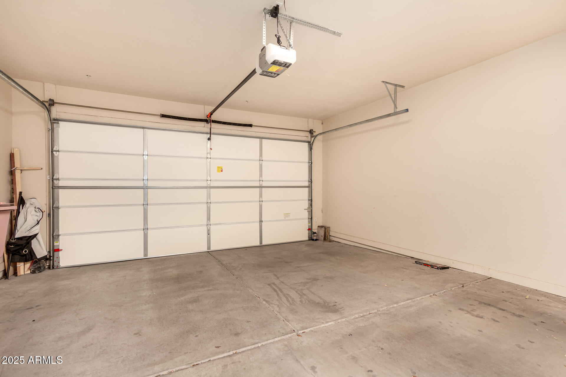 20750 North 87th Street, Unit 1065 Scottsdale, AZ 85255 - Photo 20 of 29 a view of a garage