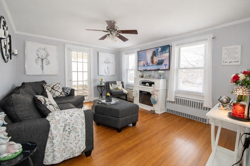 75 Gillette Circle Springfield, MA 01118 - Photo 3 of 22 Gallery Image 3