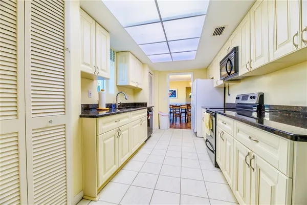 $3,200 | 100 Pierce Street, Unit 1102, Clearwater, FL 33756