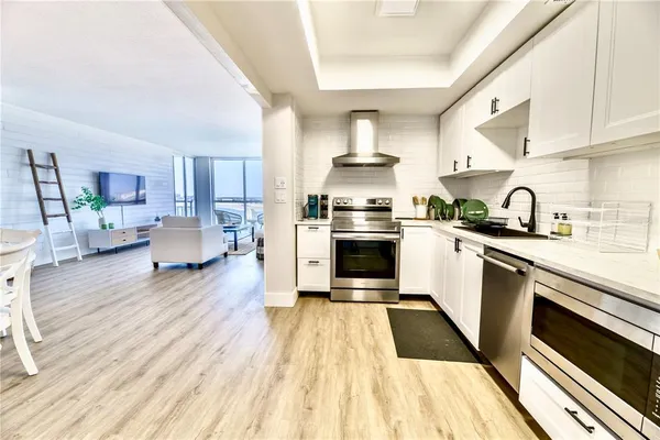 $3,200 | 100 Pierce Street, Unit 1102, Clearwater, FL 33756