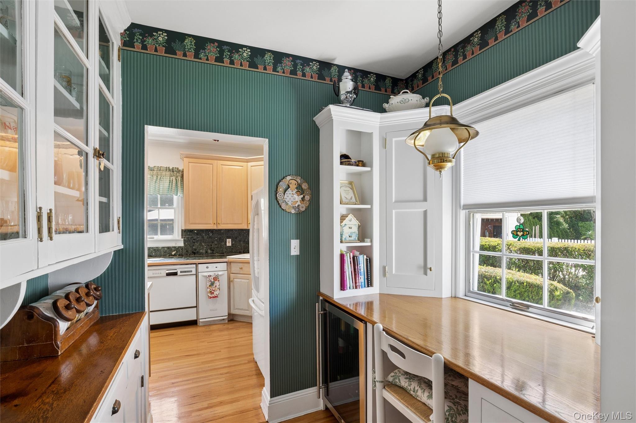 153 Roxbury Road Garden City, NY 11530 - Photo 17 of 42