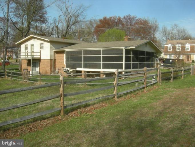 9305 Fort Foote Road Fort Washington, MD 20744 - Photo 28 of 29 Back yard
