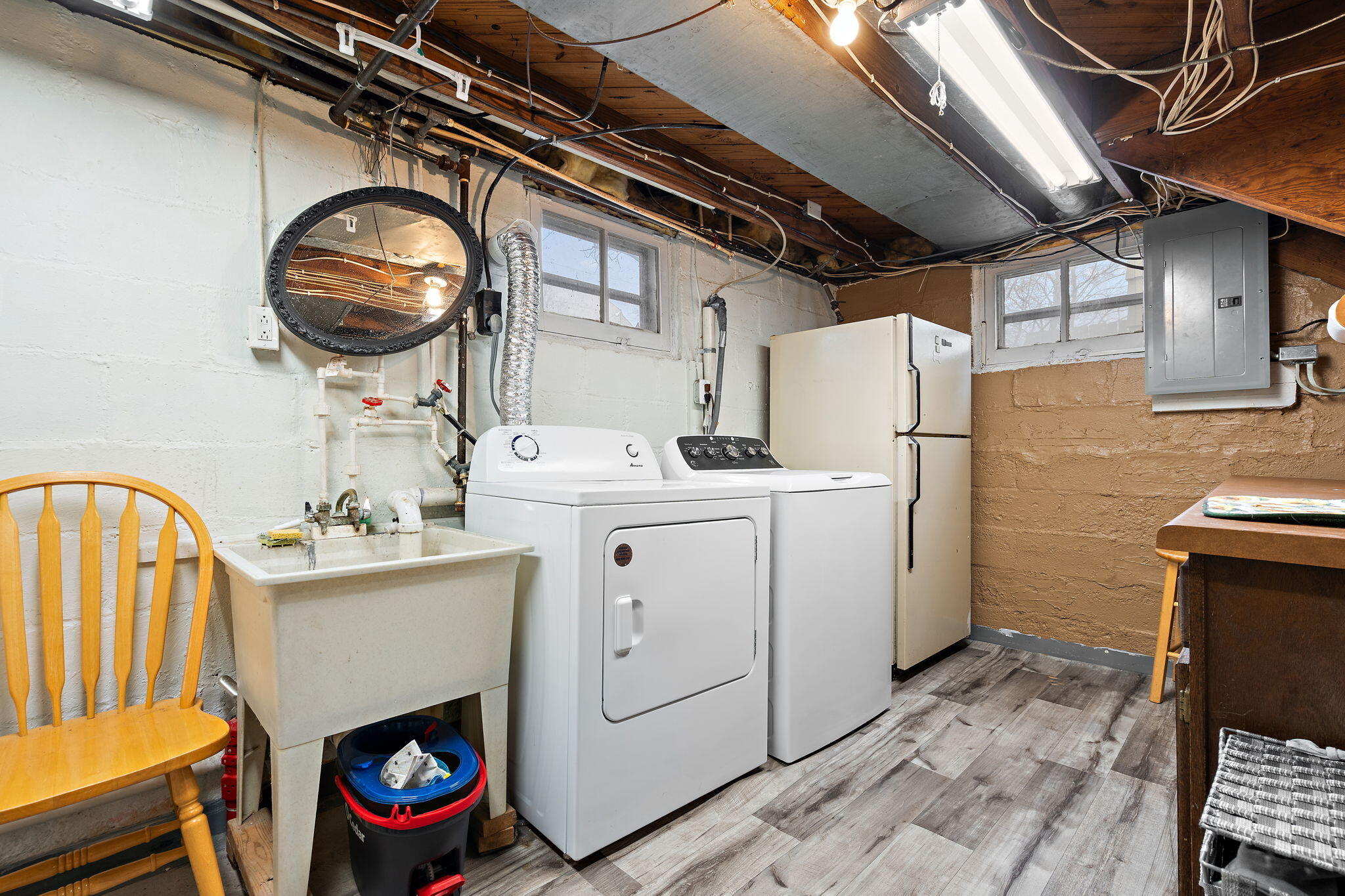 601 Azalea Street Southeast Demotte, IN 46310 - Photo 17 of 29 a utility room with dryer and washer
