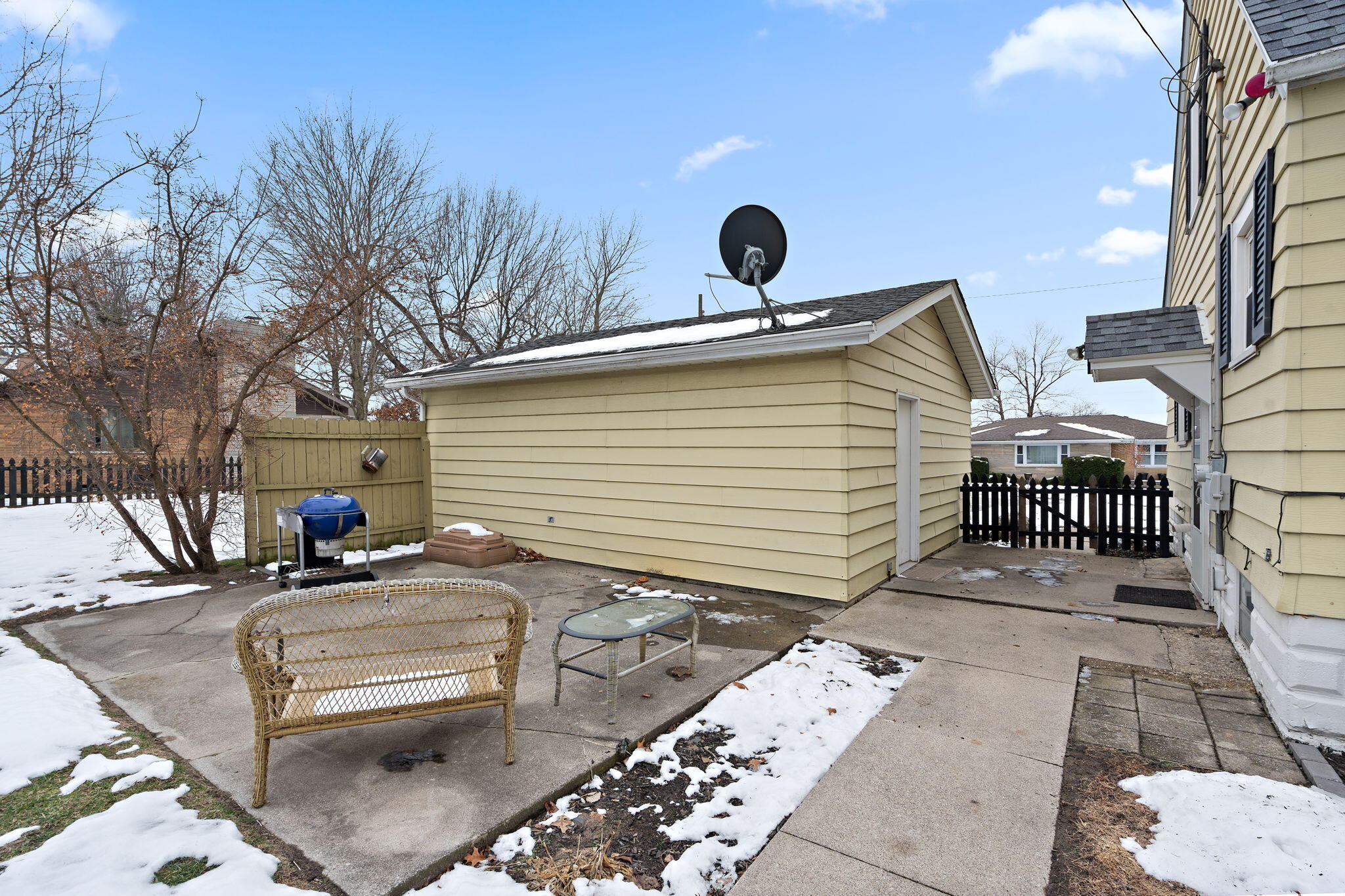 601 Azalea Street Southeast Demotte, IN 46310 - Photo 23 of 29 a view of a terrace with chairs