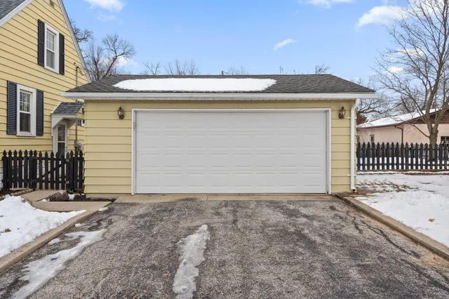 a view of a house with a outdoor space