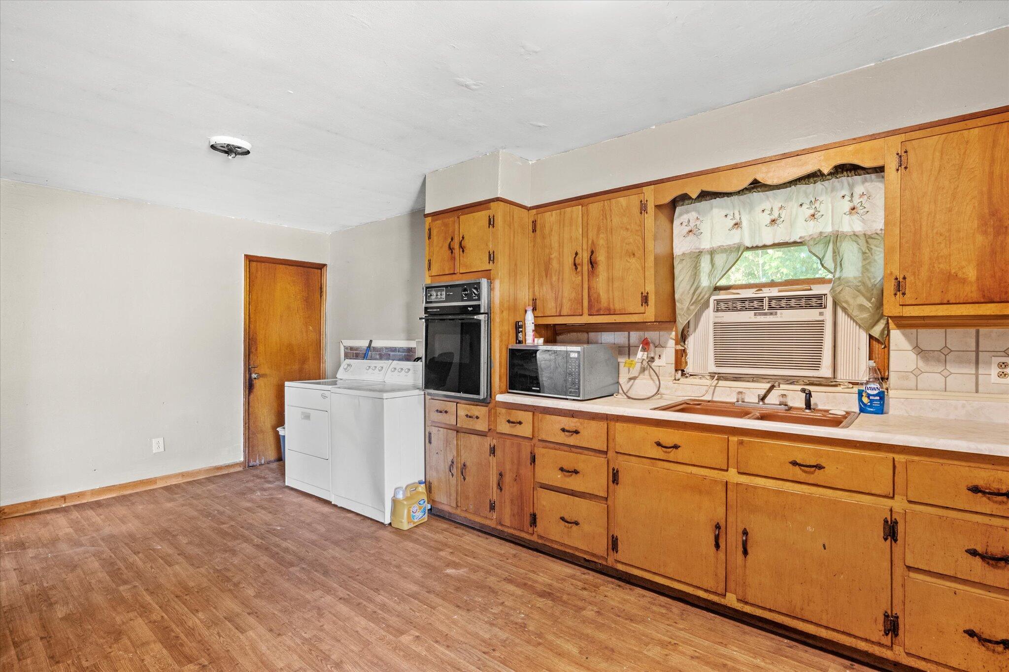 2050 Opossum Run Road Irvine, KY 40336 - Photo 8 of 38 Kitchen