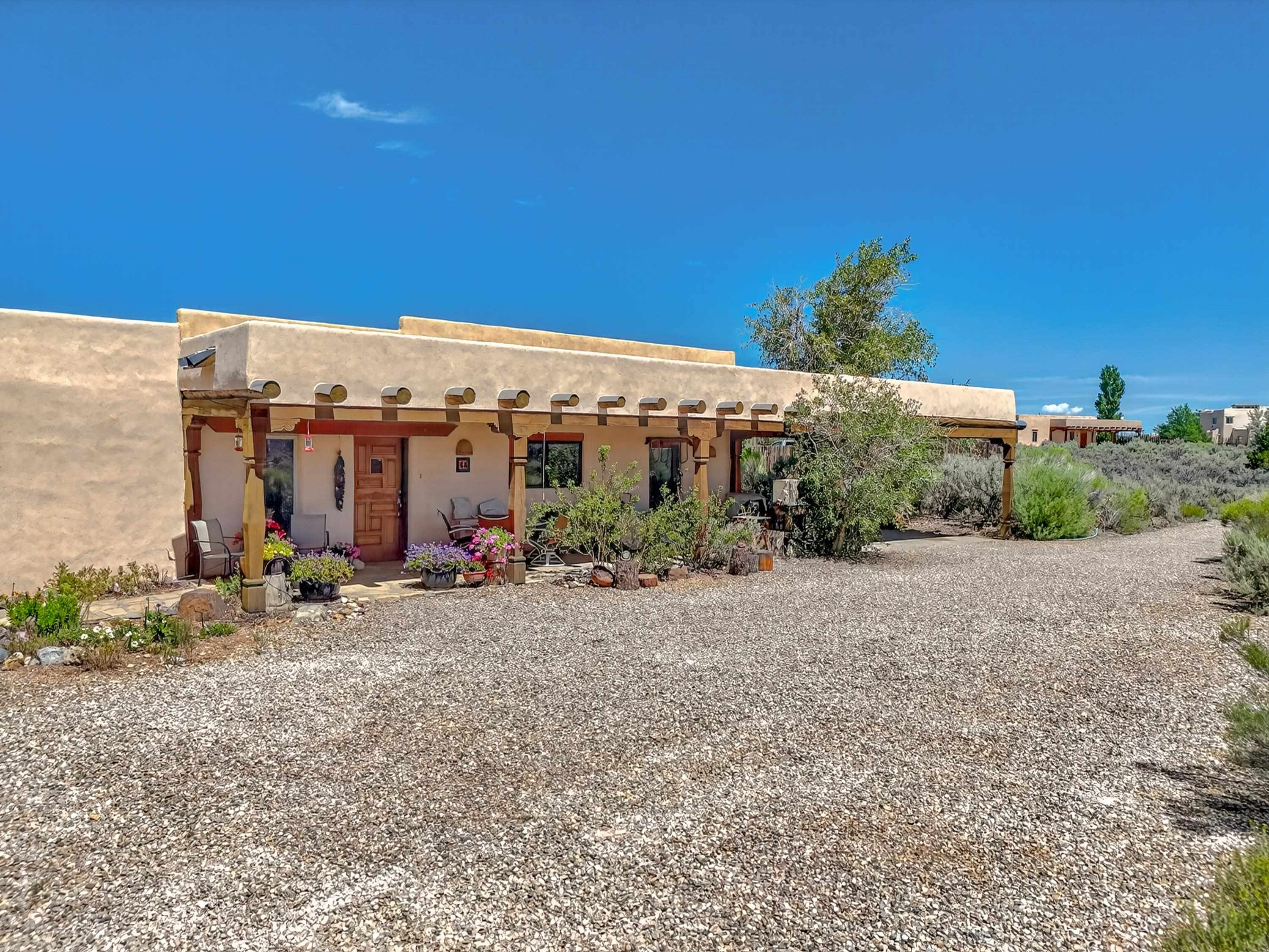 44 Valerio Norte Road El Prado, NM 87529 - Photo 5 of 50 Gallery Image 5