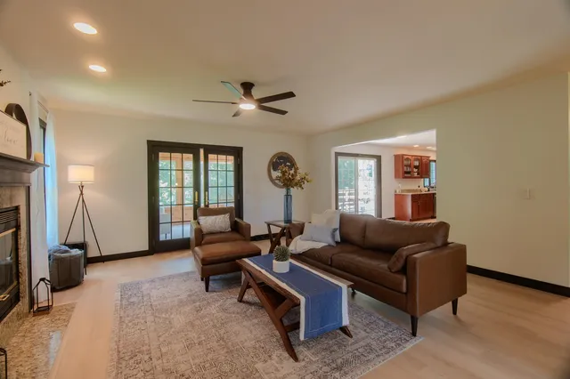 $525,000 | 71 Ford Drive, East Dubuque, IL 61025