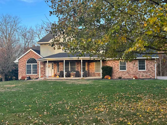 $525,000 | 71 Ford Drive, East Dubuque, IL 61025