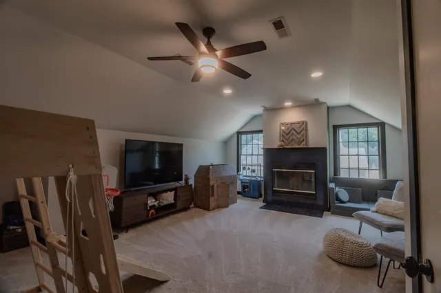 $525,000 | 71 Ford Drive, East Dubuque, IL 61025