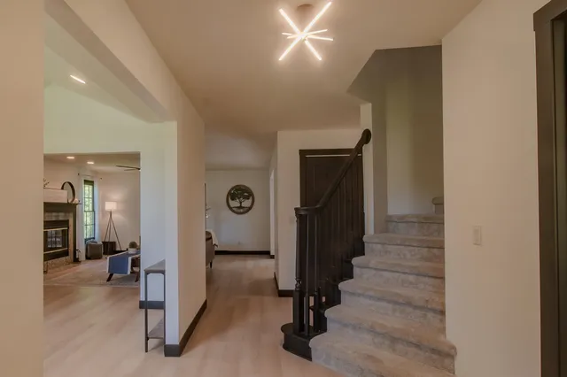 $525,000 | 71 Ford Drive, East Dubuque, IL 61025