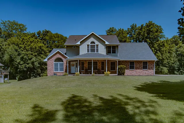 $540,000 | 71 Ford Drive, East Dubuque, IL 61025