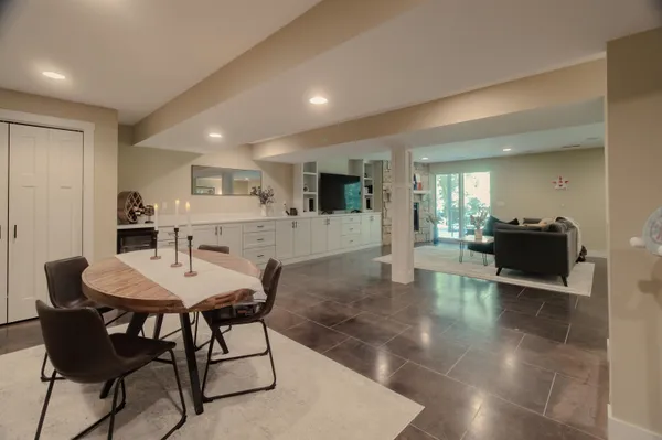 $525,000 | 71 Ford Drive, East Dubuque, IL 61025