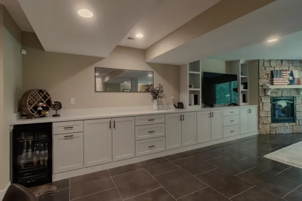 $525,000 | 71 Ford Drive, East Dubuque, IL 61025