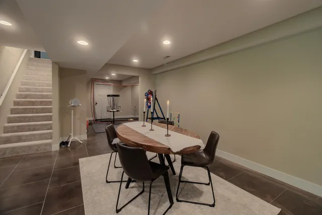 $525,000 | 71 Ford Drive, East Dubuque, IL 61025