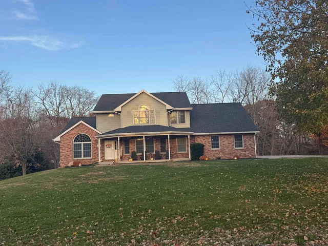 $525,000 | 71 Ford Drive, East Dubuque, IL 61025
