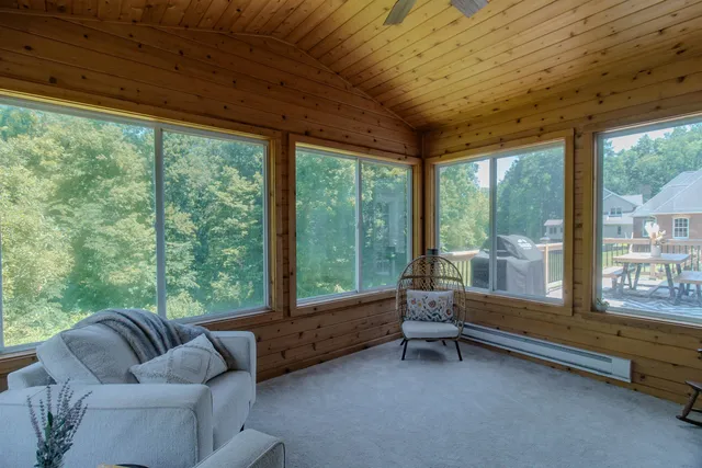 $525,000 | 71 Ford Drive, East Dubuque, IL 61025