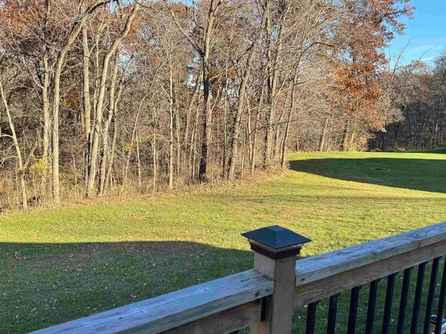 $525,000 | 71 Ford Drive, East Dubuque, IL 61025