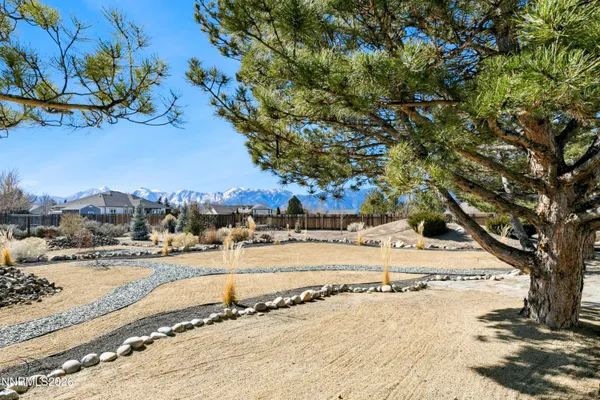 a picture of a wall with a white wall and a white wall