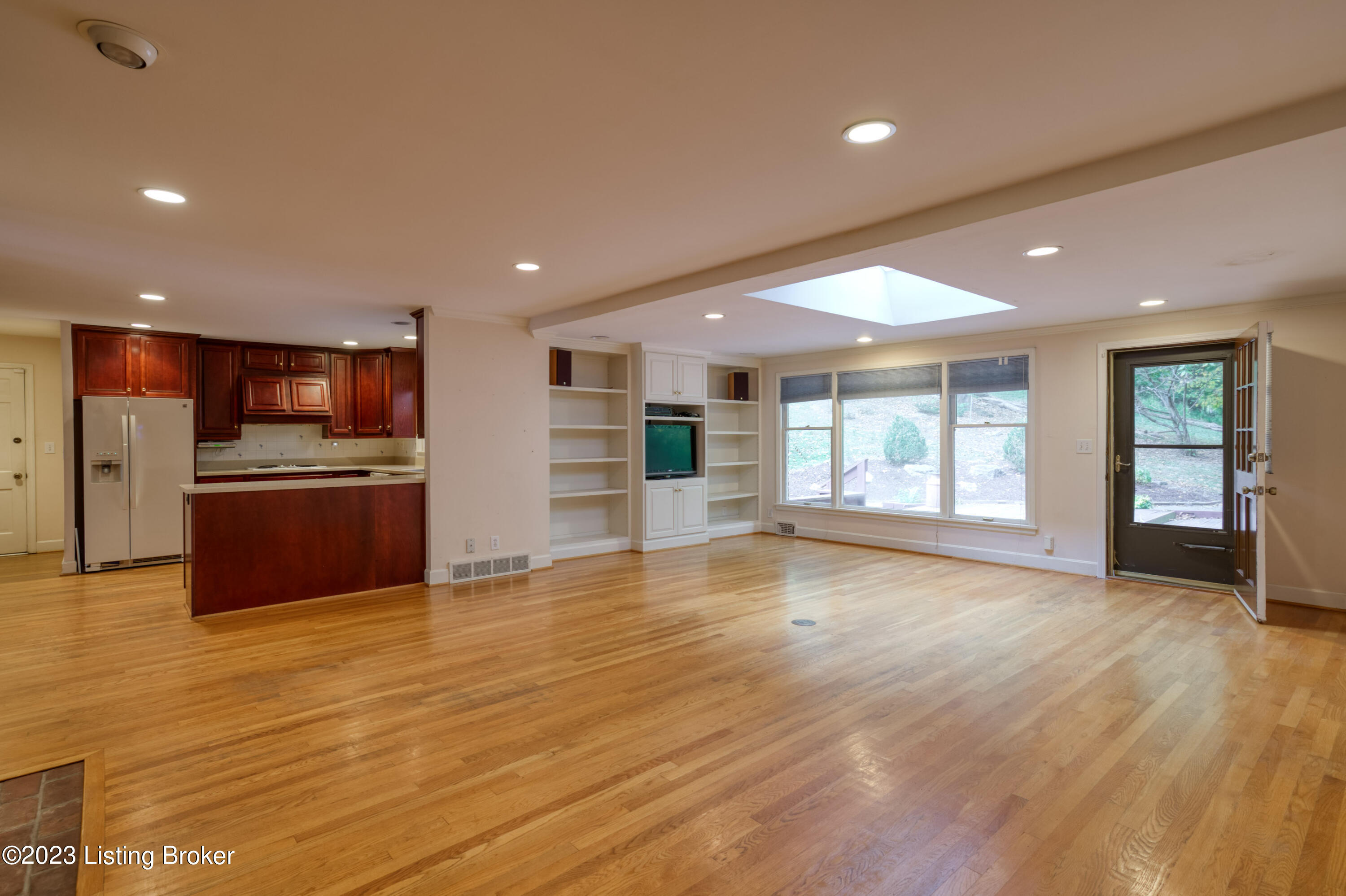 6205 Orion Road Louisville, KY 40222 - Photo 9 of 45 017 - 20231019 05144