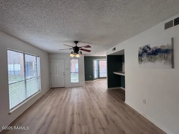 $1,195 | 1983 South Brightside View Drive, Unit C, Baton Rouge, LA 70820