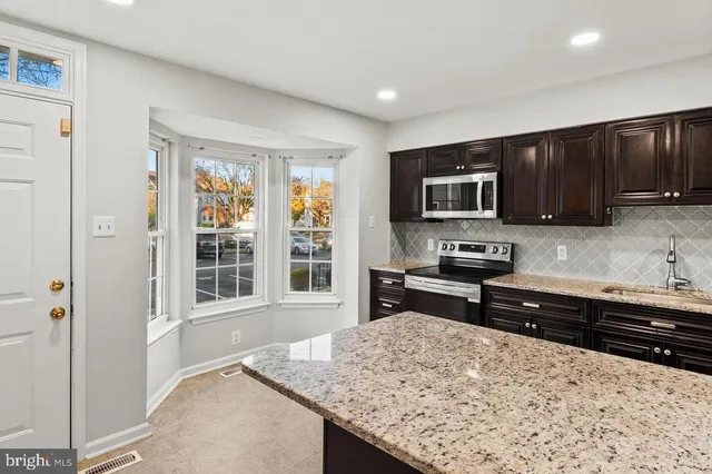 $2,750 | 7000 Ducketts Lane, Unit 445, Elkridge, MD 21075