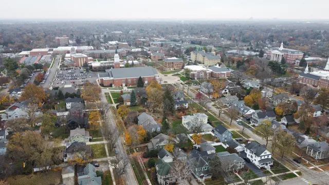 $775,000 | 312 East Lincoln Avenue, Wheaton, IL 60187