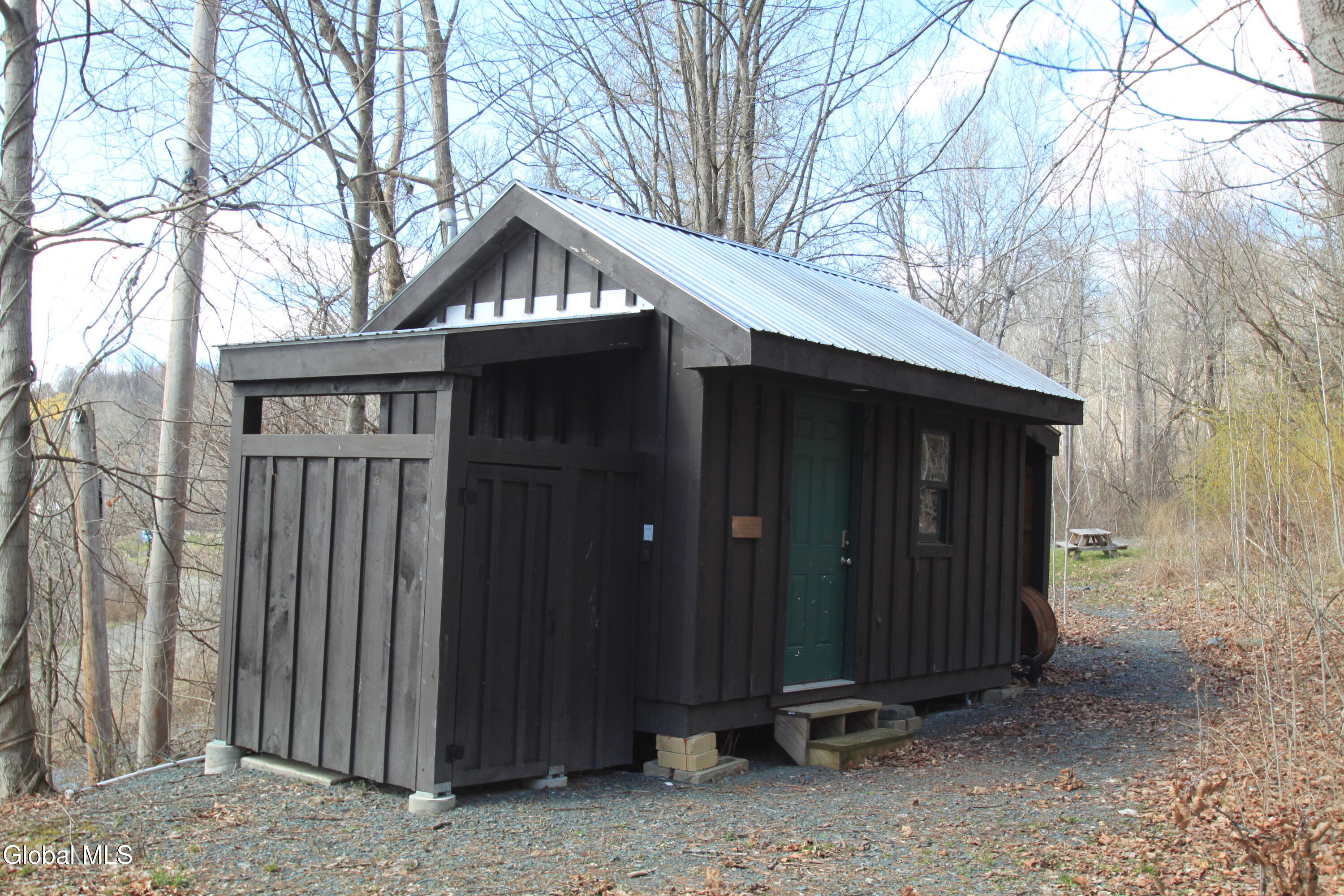 2014 River Road Troy, NY 12182 - Photo 18 of 27 Shed