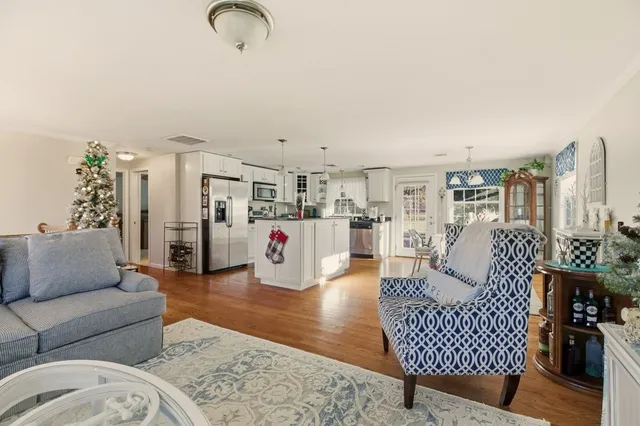 $2,900 | 5 Leland Point Drive, Portsmouth, RI 02871