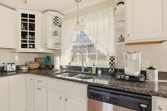 $2,900 | 5 Leland Point Drive, Portsmouth, RI 02871