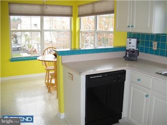 4001 Sterling Road, Unit 151 Yardley, PA 19067 - Photo 4 of 12 Kitchen