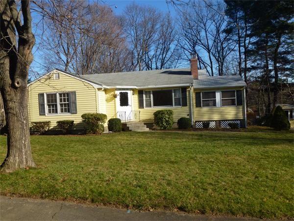 7 Roundy Road Lynnfield, MA 01940 - Photo 1 of 12 Gallery Image 1