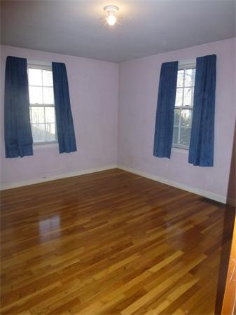 7 Roundy Road Lynnfield, MA 01940 - Photo 5 of 12 Gallery Image 5